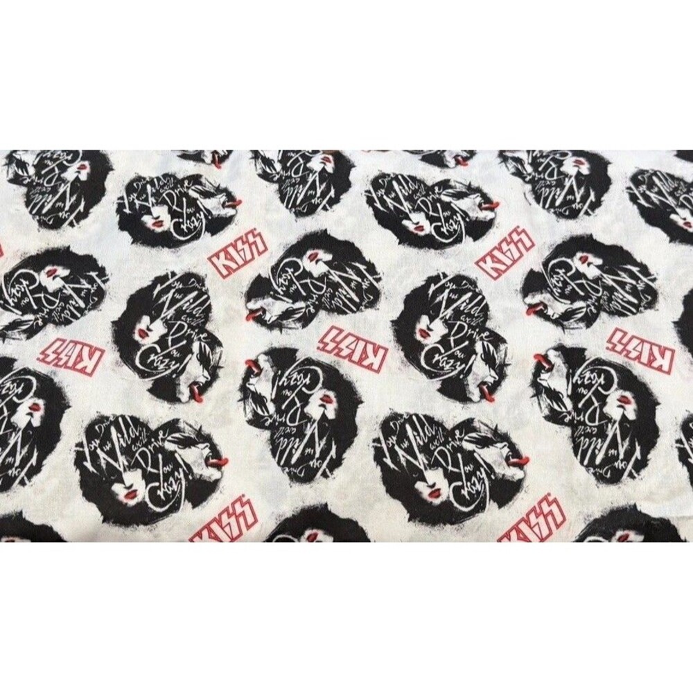 By the Yard, 43.5" Wide, Kiss Band Cotton Fabric